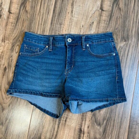 Jessica Simpson size 6 forever rolled shorts - Picture 1 of 3